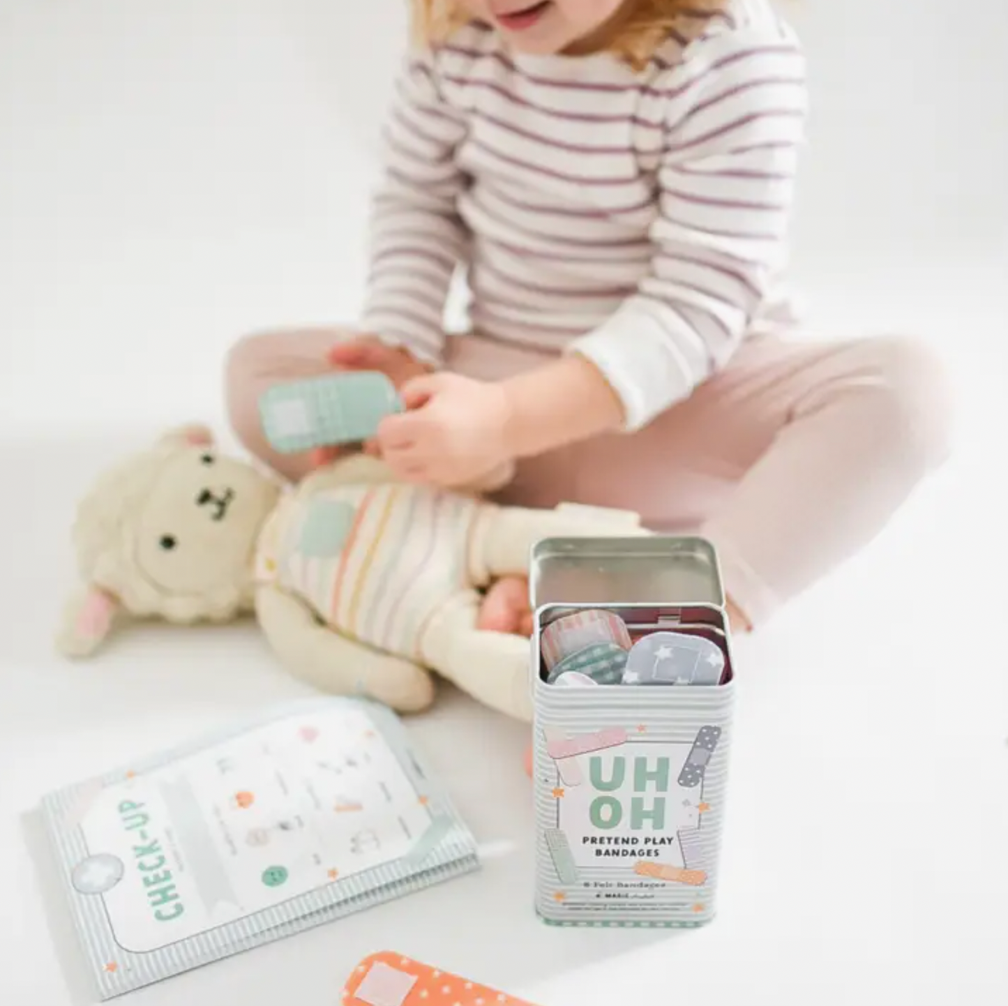 Pretend Play Bandages & Bandaid Tin