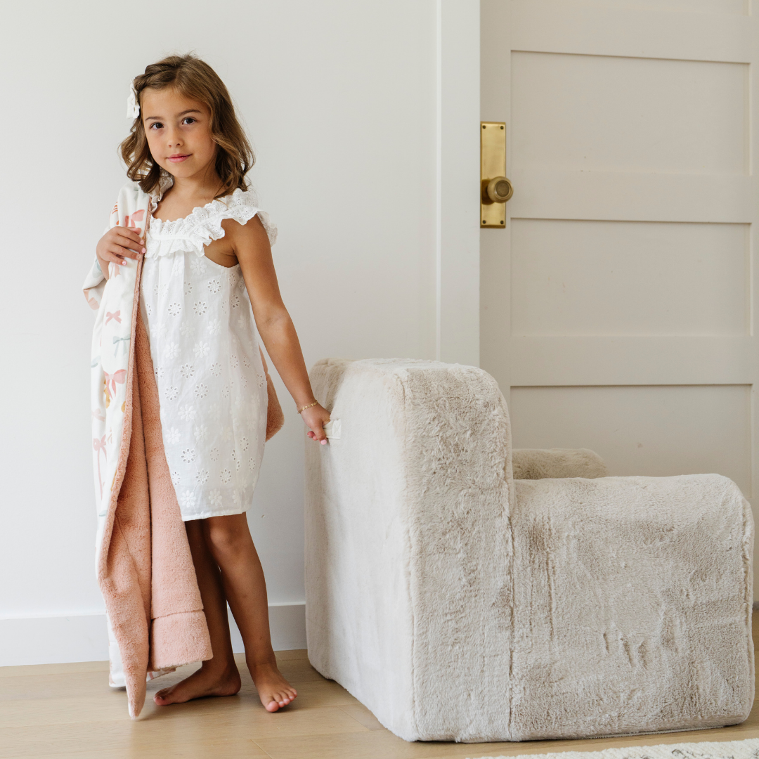 Snuggle Up Chair, Buff