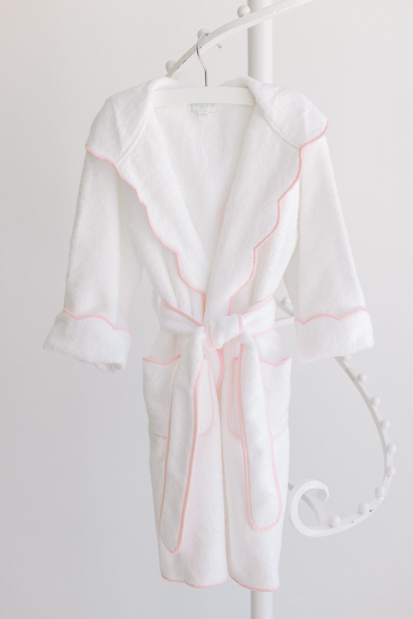 Bath Robe, White with Pink Scallop