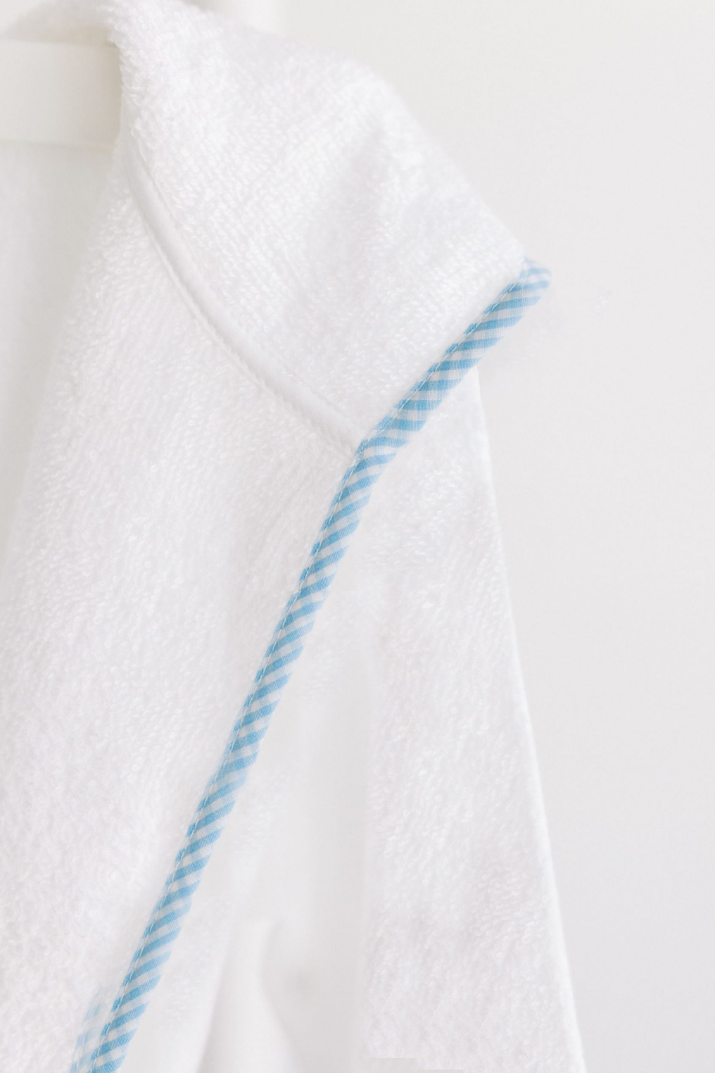 Bath Robe, White with Blue Scallop