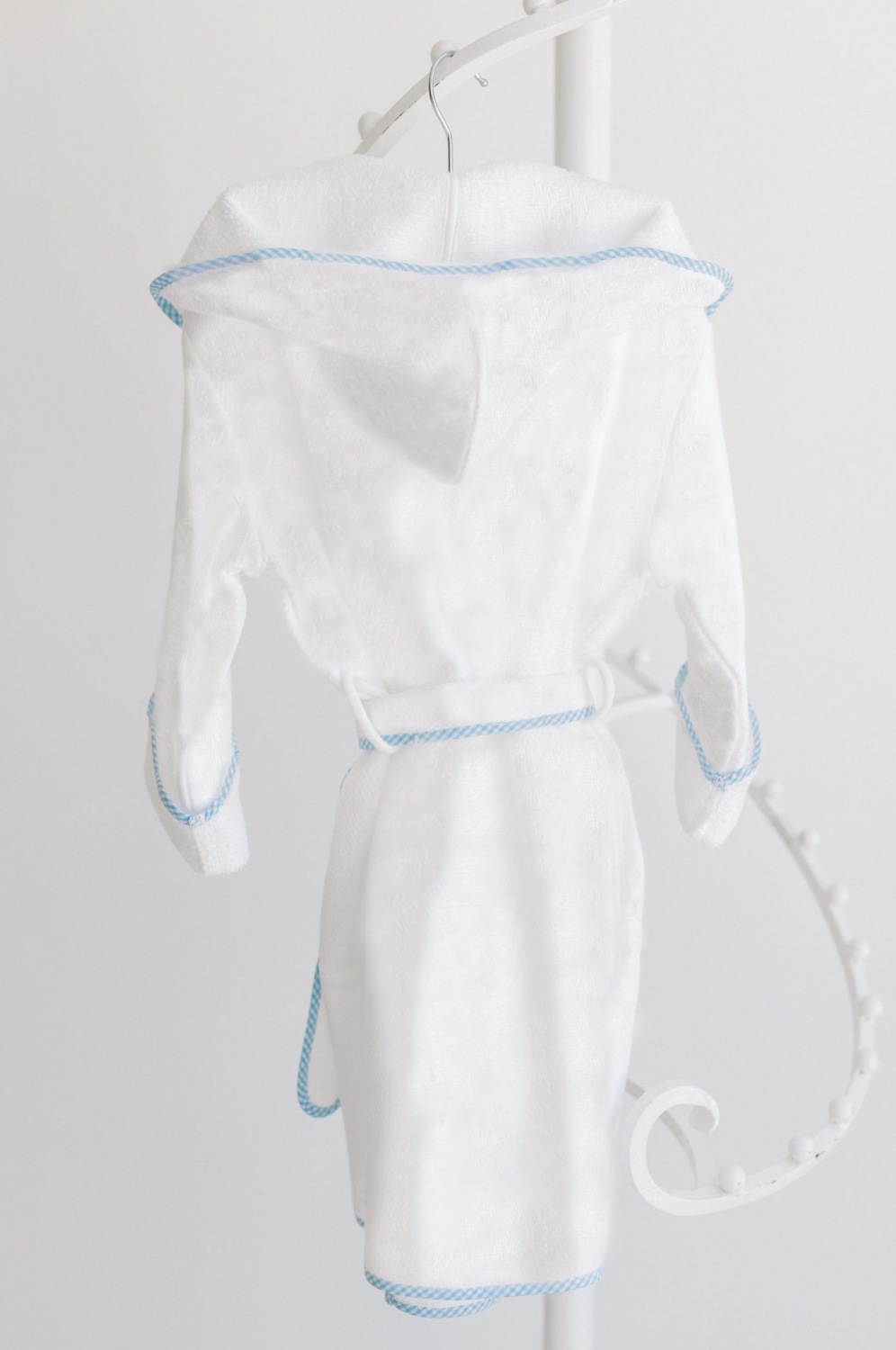 Bath Robe, White with Blue Scallop