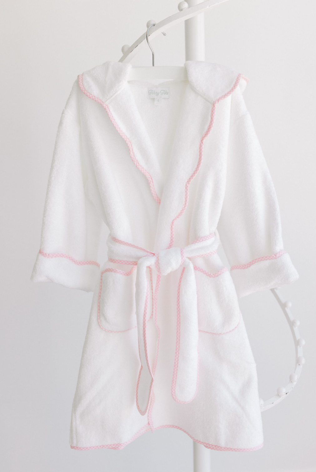 Bath Robe, White with Pink Scallop