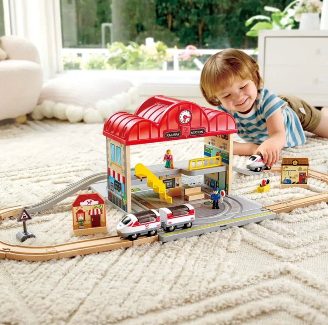 Portable Train Station Set